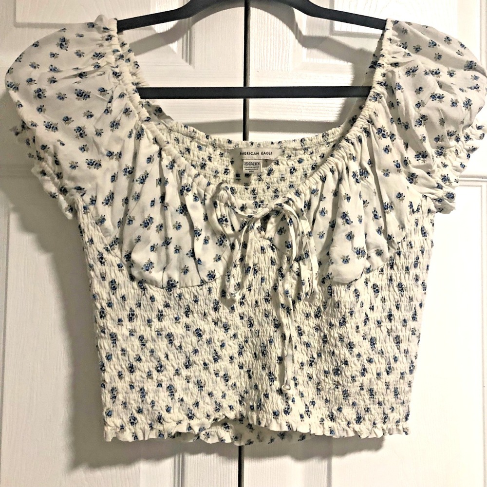 American Eagle XS Smocked Floral Puff Sleeve Crop Top White Blue Cottagecore